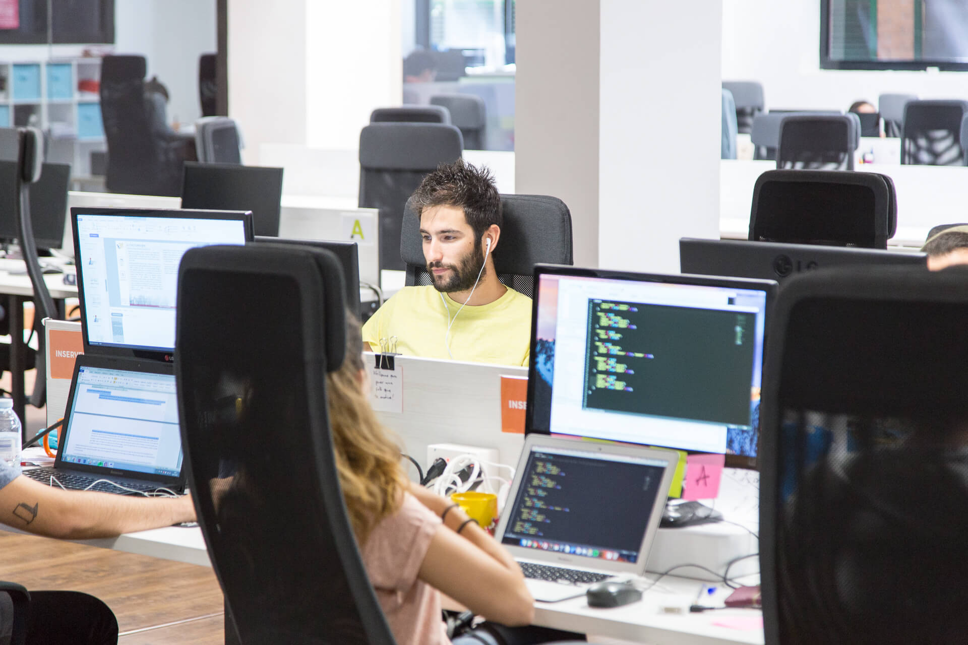 oficina tradicional o coworking